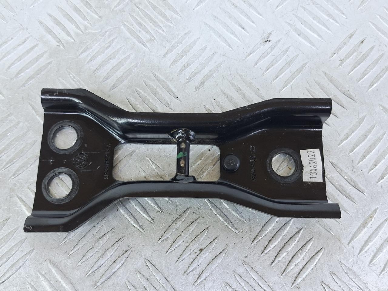 кронштейн (крепление) Volkswagen Caddy 5 поколение 2022, бежевый, фургон, передний привод, 5R3886713A - фото №1