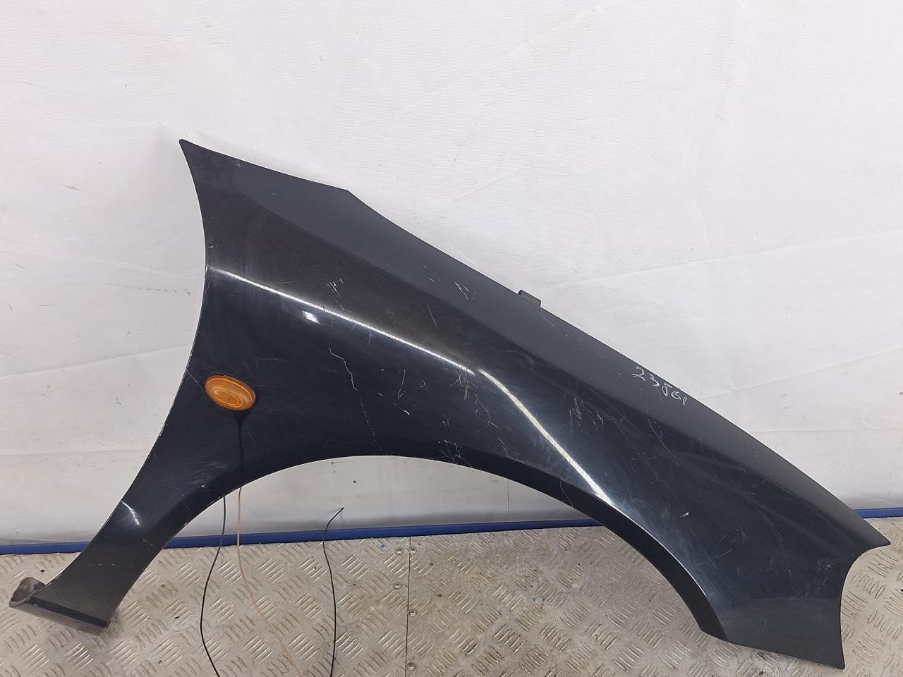 крыло переднее правое Chrysler Sebring 2 поколение 2001, 2.7 л., бензин, АКПП, черный, кабриолет, передний привод - фото №1