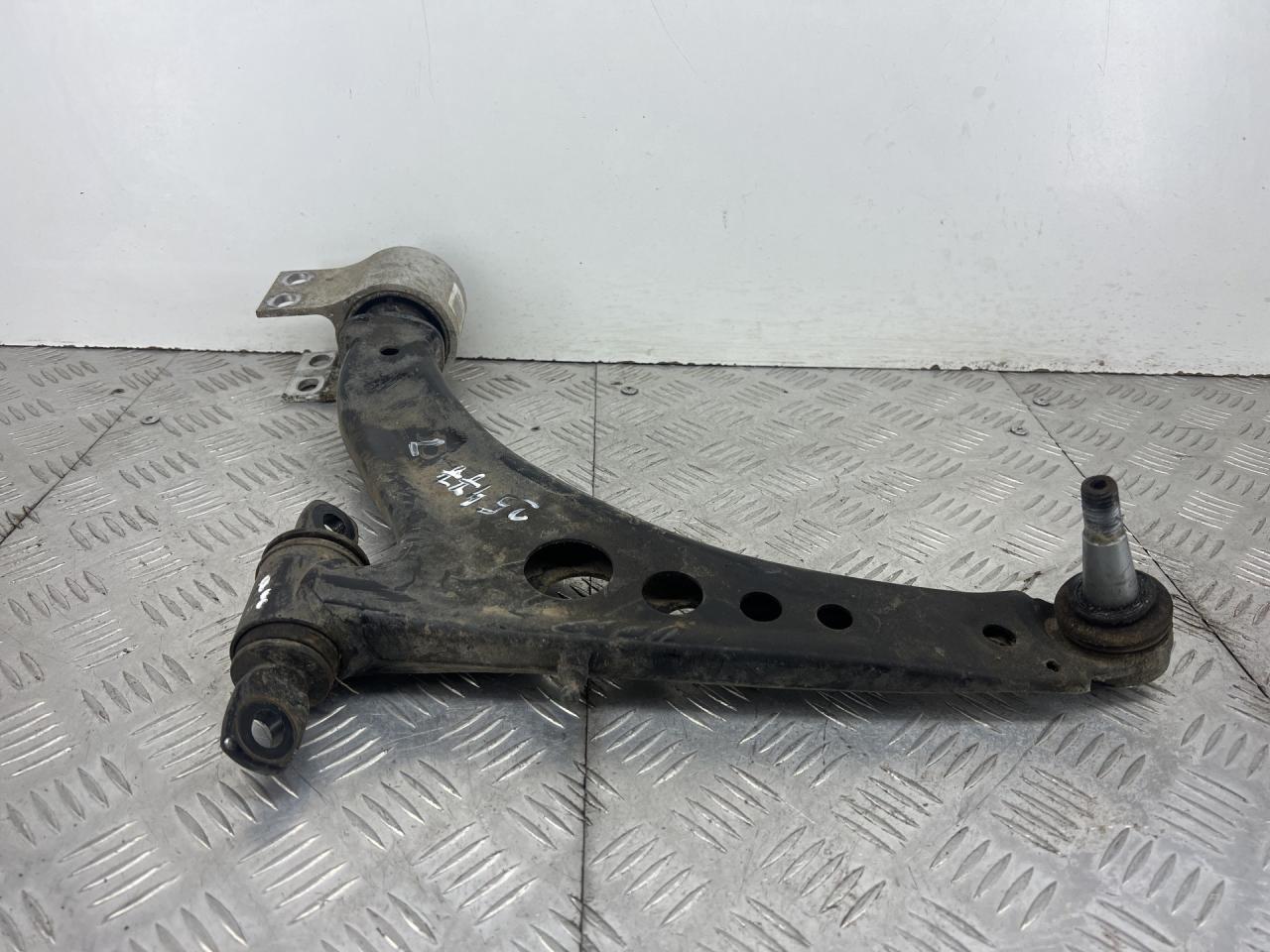 рычаг передний левый Opel Insignia 2 поколение (B) 2018, 2.0 л., дизель, АКПП, белый, хетчбэк 5 дв., полный привод, 84198832 - фото №1