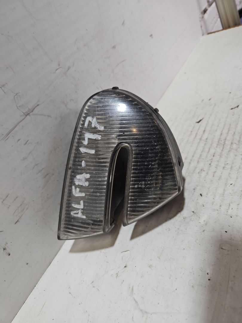 поворотник левый Alfa Romeo 147 1 поколение (2000 - 2004), A6756281 - фото №1