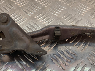 петля капота правая Mazda 6 GG (2002 - 2005)