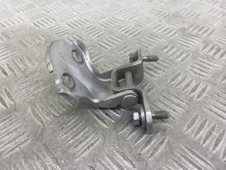 петля двери Mitsubishi Carisma 1 поколение [рестайлинг] 2003, 1.6 л., 4G92 (DOHC 16V), бензин, МКПП, серебро, хетчбэк 5 дв., передний привод