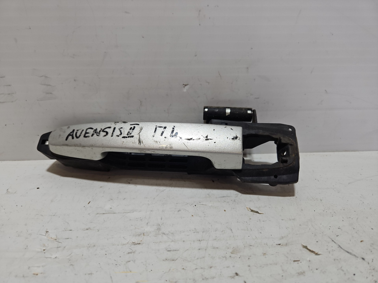 ручка наружная Toyota Avensis 2 поколение (T250) (2003 - 2006) - фото №1