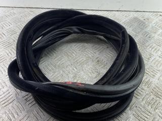 уплотнитель двери Land Rover Discovery 3 поколение L319 2007, 2.7 л., 276DT, дизель, АКПП, серый, внедорожник 5 дв., полный привод