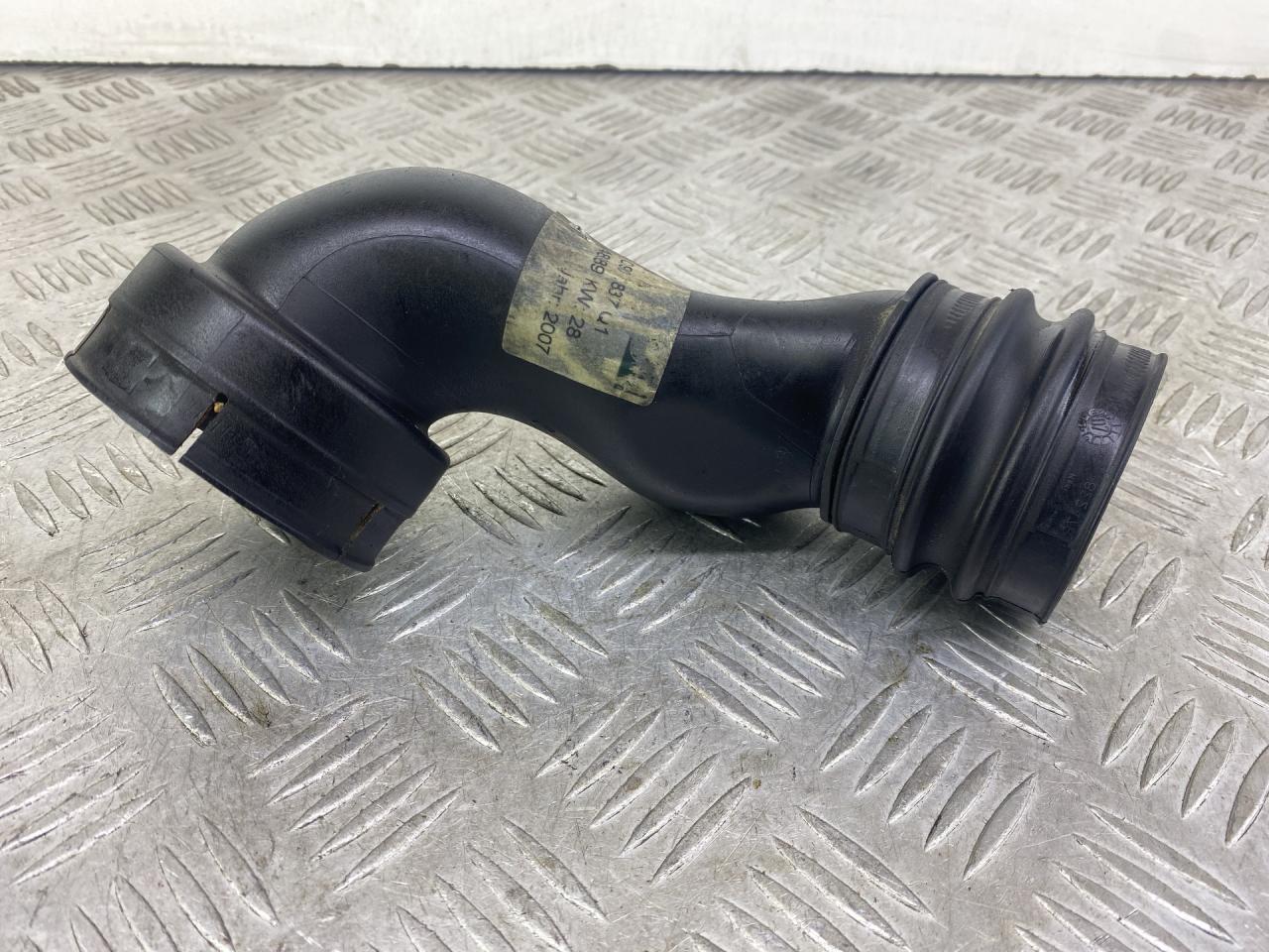 патрубок интеркулера Mercedes-Benz C-Класс W204/S204 2007, 1.8 л., M 271.950, бензин, АКПП, серебро, седан, задний привод, A2710901837, 0110748A - фото №1