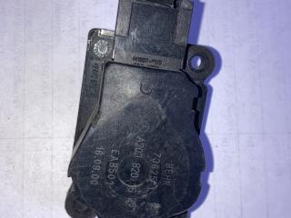 моторчик заслонки печки Mercedes-Benz C-Класс W203/S203/CL203 (2000 - 2004), A2038201642