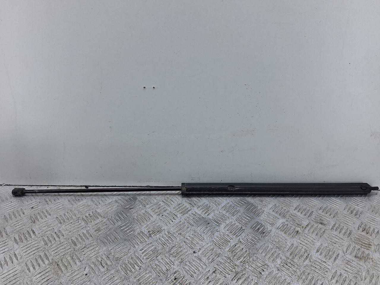 амортизатор капота Mercedes-Benz C-Класс W204/S204 (2006 - 2011) - фото №1