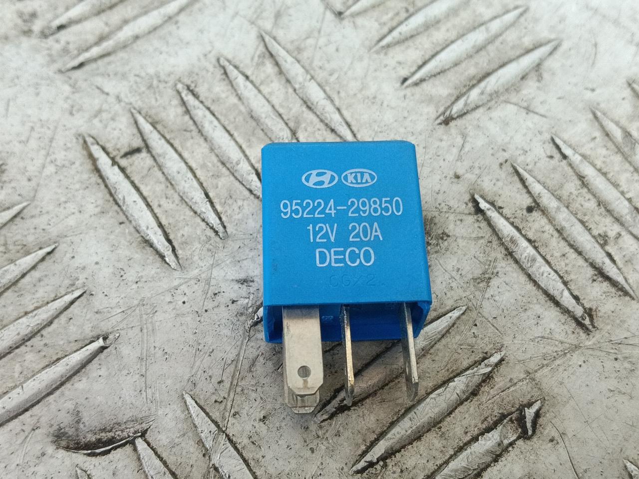 реле (прочие) Hyundai H-1 Grand Starex 2008, 2.5 л., дизель, МКПП, белый, минивэн, задний привод, 9522429850 - фото №1