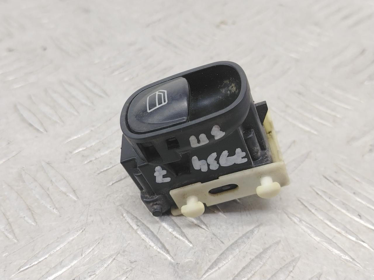 кнопка стеклоподъемника двери задней правой Mercedes-Benz C-Класс W203/S203/CL203 2003, 2.7 л., дизель, универсал, задний привод, A2038200210 - фото №1