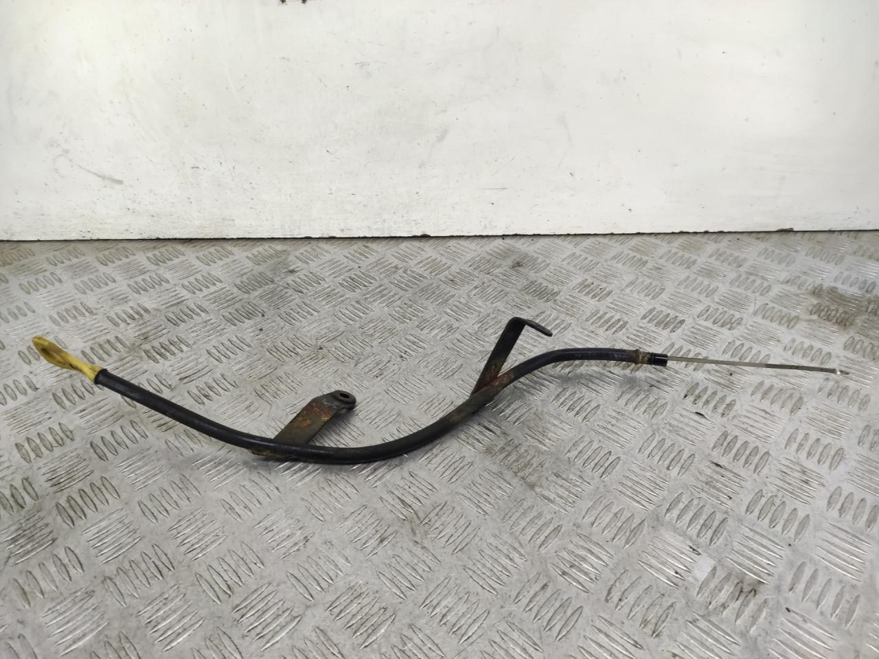 щуп двигателя Hyundai H-1 Grand Starex 2008, 2.5 л., дизель, МКПП, белый, минивэн, задний привод, 266114A000 - фото №1