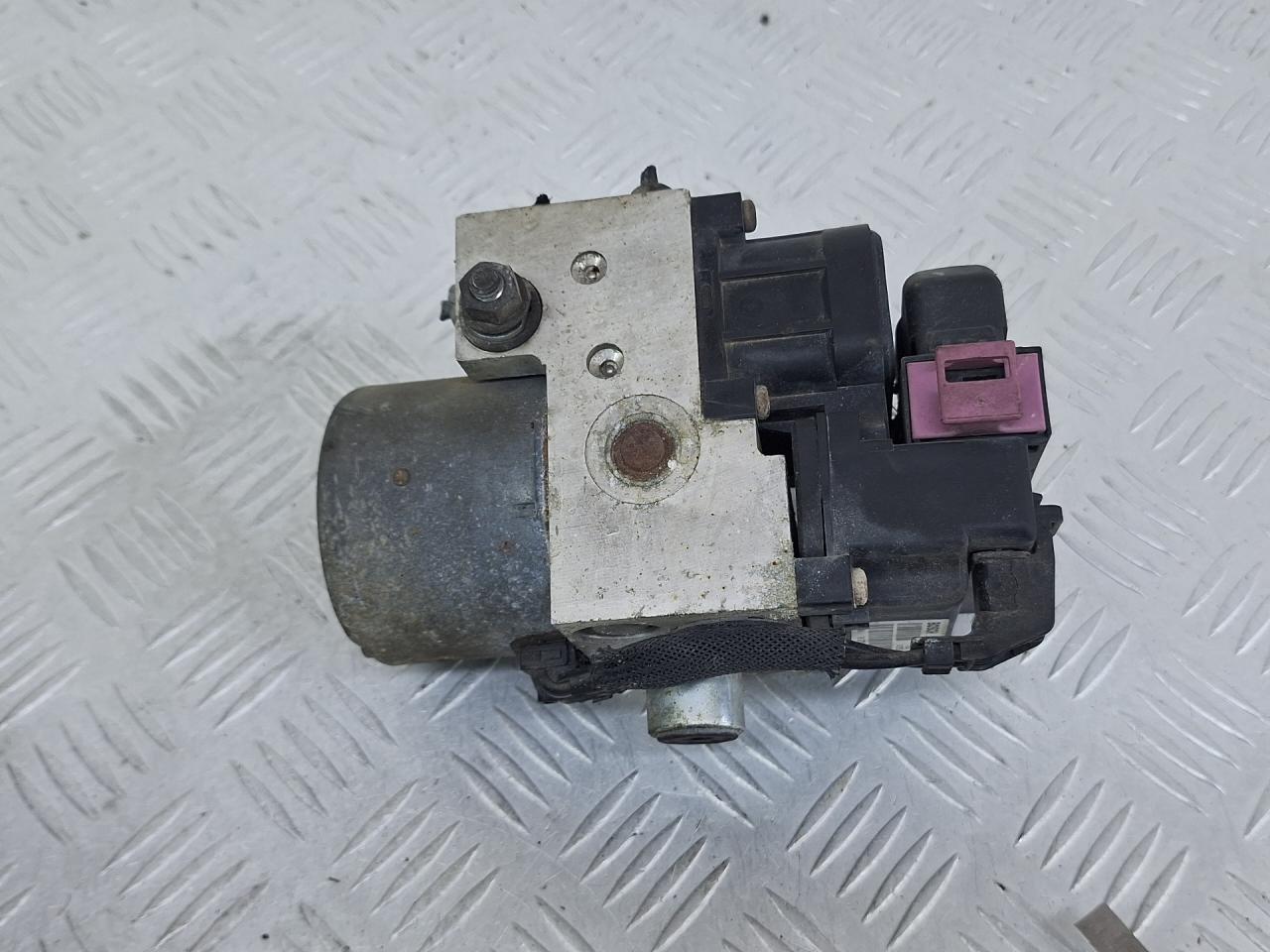 блок ABS Opel Meriva 1 поколение (A) 2004, 1.6 л., X 16 XE, бензин, серебро, минивэн, передний привод, 0265216478, 0273004227 - фото №1
