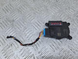 моторчик заслонки печки Volkswagen Golf 7 поколение [рестайлинг] (2017 - 2019), 1.5 л., DACA, бензин, универсал, 2Q0907511F