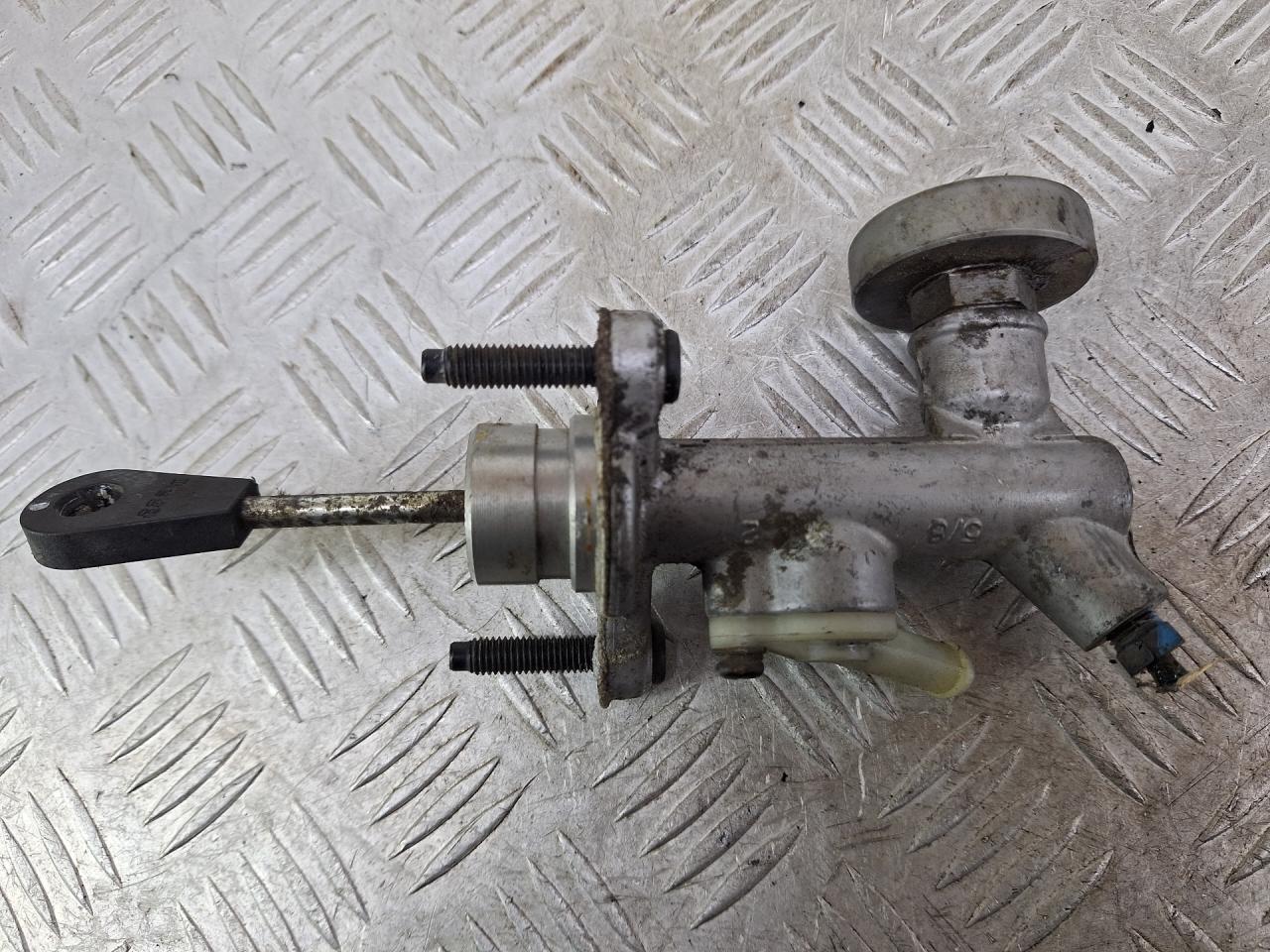 цилиндр сцепления главный Hyundai H-1 Grand Starex 2008, 2.5 л., дизель, МКПП, белый, минивэн, задний привод - фото №1