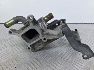 фланец (тройник) системы охлаждения Mazda 6 GG (2002 - 2005)