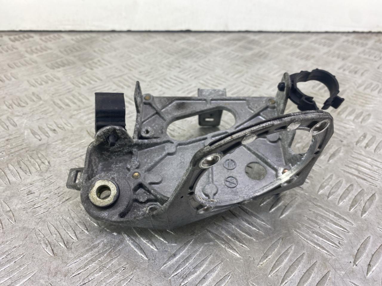 кронштейн двигателя Lancia Thesis 1 поколение 2005, 2.4 л., 841 D.000, бензин, МКПП, темно-синий, седан, передний привод - фото №1