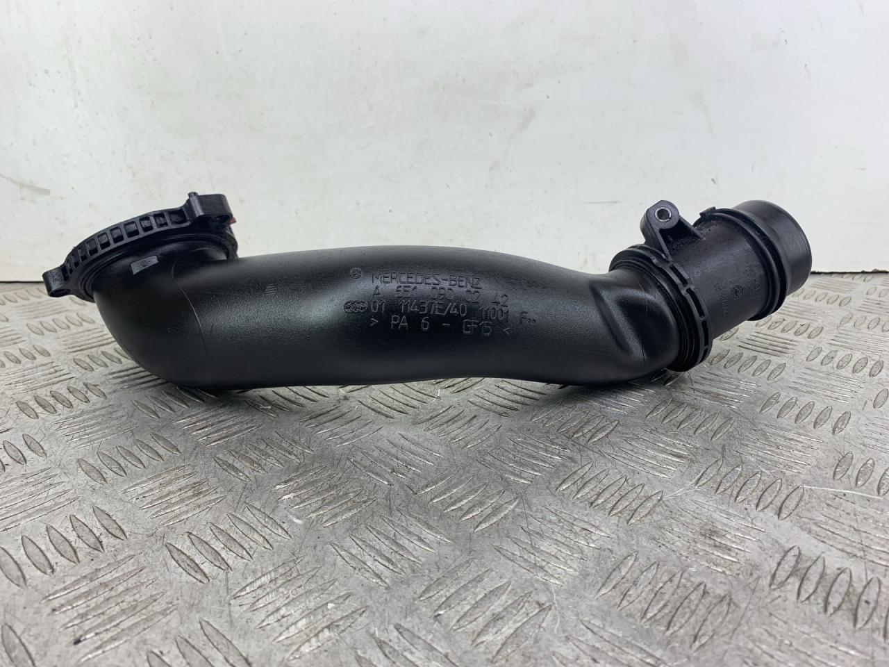 патрубок интеркулера Mercedes-Benz Sprinter 2 поколение (W906) (2006 - 2014), 2.1 л., OM 651.955, дизель, МКПП, зеленый, задний привод, A6510900242 - фото №1