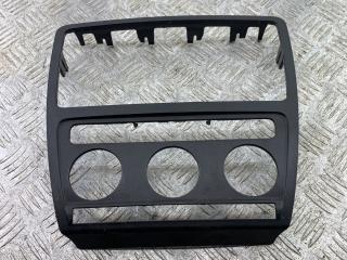 рамка под магнитолу Skoda Octavia 2 поколение (A5) [рестайлинг] 1Z5 2008, 1.6 л., BSE, бензин, 5МКПП, серый, универсал, передний привод, 1Z0858069A