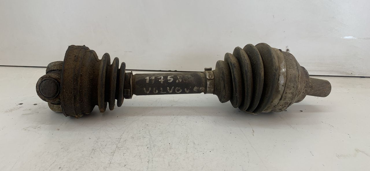 полуось передняя правая (приводной вал, ШРУС) Volvo V50 1 поколение 2005, 2.4 л., B 5244 S, бензин, МКПП, универсал, передний привод - фото №1