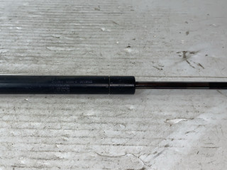 амортизатор капота Volvo C70 1 поколение 1999, 2.5 л., бензин, МКПП, серебро, купе, передний привод, 8614432