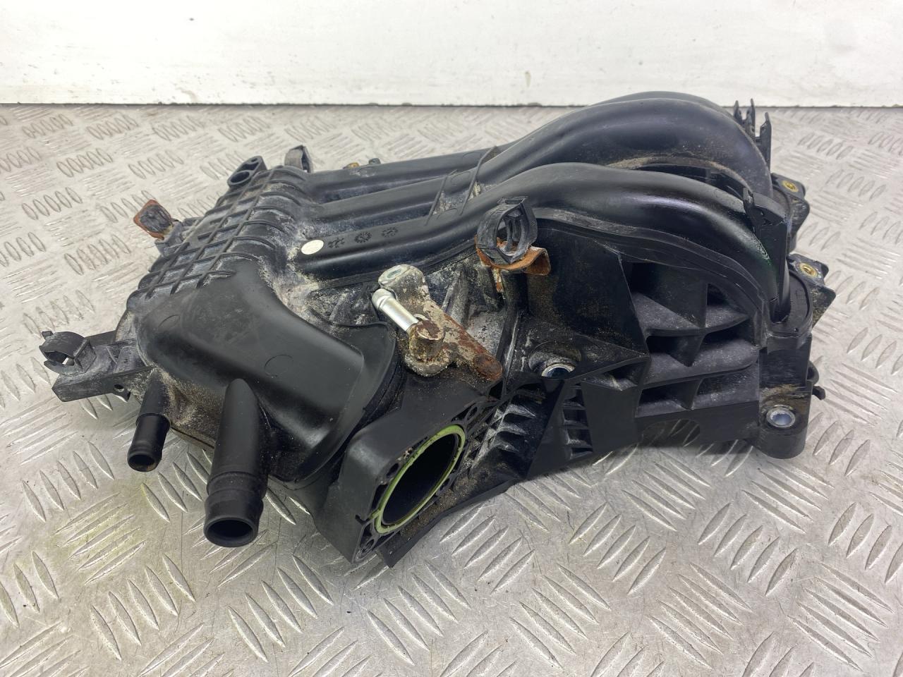 коллектор впускной Smart Fortwo 1 поколение A451 (1998 - 2002), 1.0 л., M 132.930, бензин, МКПП, серебро, купе, передний привод, MMC1540A145, SVA2C53093640 - фото №1