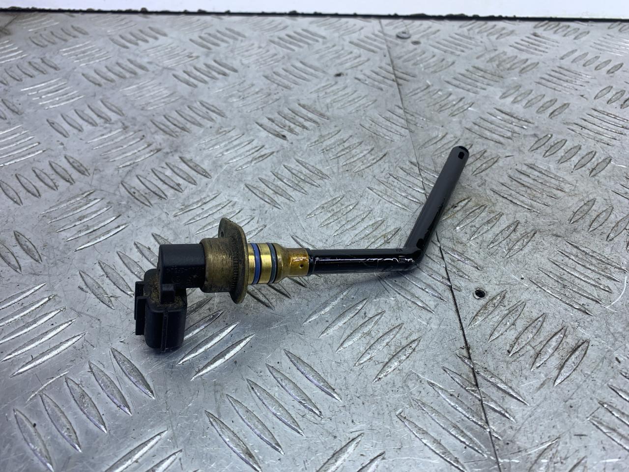 датчик уровня масла Nissan Juke YF15 (2010 - 2014), 1.6 л., бензин, передний привод, 11145BC200 - фото №1