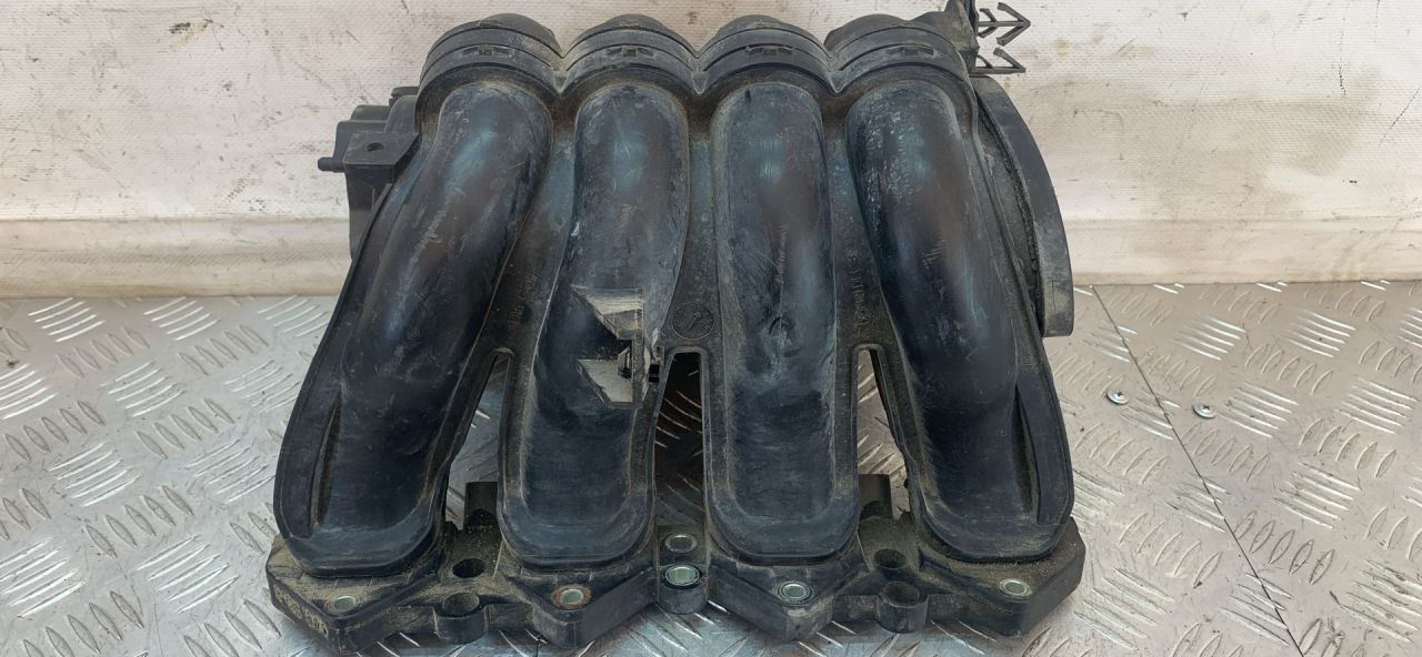 коллектор впускной Peugeot 206 1 поколение (1998 - 2003), 1.6 л., NFU (TU5JP4), бензин, 9635885080 - фото №1