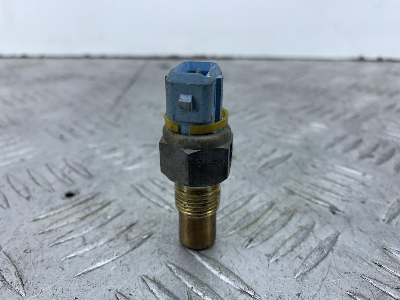 датчик температуры охлаждающей жидкости Peugeot 307 1 поколение (2001 - 2005), 337351 - фото №1