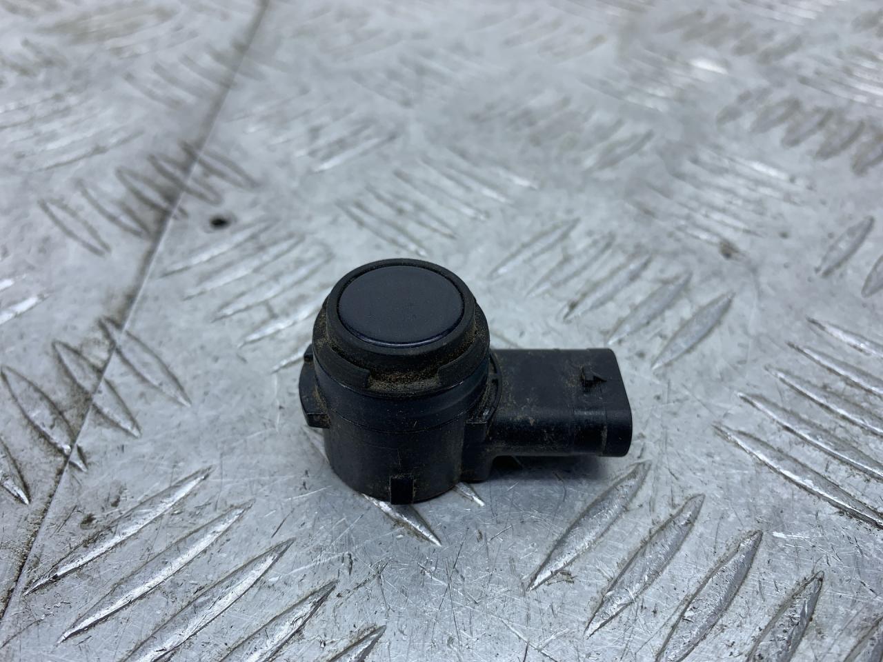 парктроник передний Audi A4 B9 2017, 1.4 л., CVNA, бензин, 6МКПП, темно-синий, универсал, передний привод, 5Q0919275B - фото №1