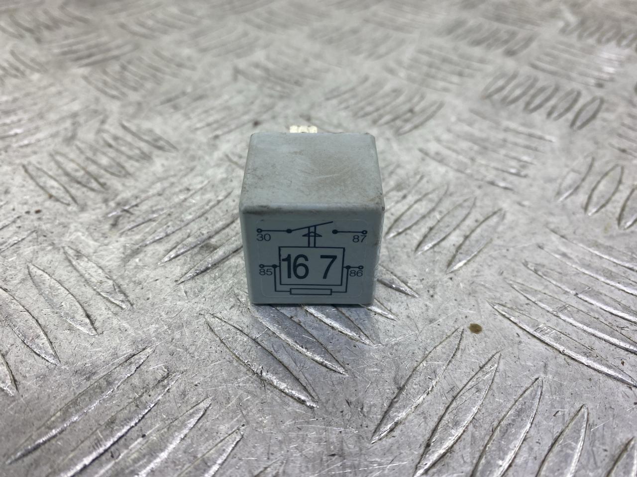 реле (прочие) Volkswagen Lupo 1 поколение (1998 - 2005), 1.4 л., AMF, дизель, розовый, хетчбэк 3 дв., передний привод, 191906383C - фото №1