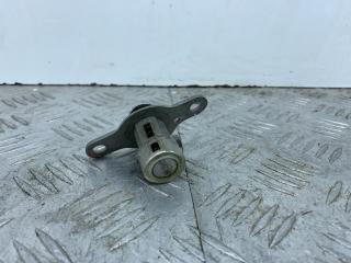 Личинка замка крышки багажника Chevrolet Spark M300 2012, 1.0 л., бензин, МКПП, красный, хетчбэк 5 дв., передний привод