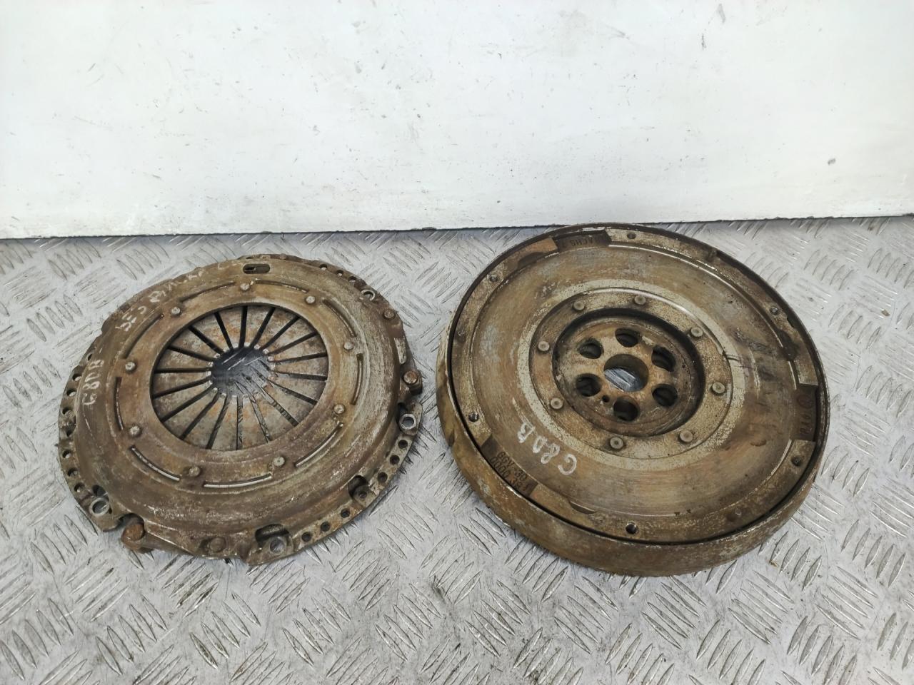 маховик Ford Focus 2 поколение 2008, 1.6 л., G8DB, дизель, МКПП, красный, универсал, передний привод, GGV30000039 - фото №1