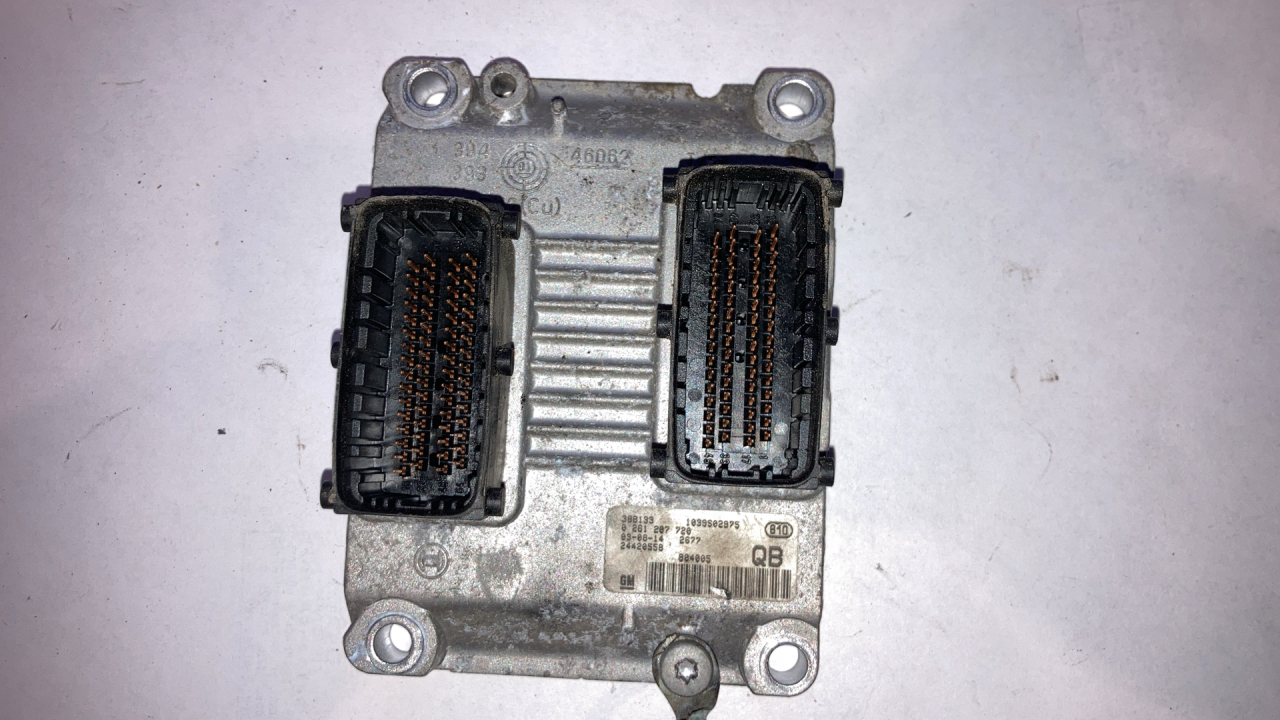 блок управления двигателем Opel Corsa C 2003, 1.0 л., Z 10 XEP, бензин, МКПП, синий, хетчбэк 3 дв., передний привод, 0261207720 - фото №1