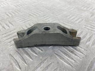 крепление форсунки Skoda Octavia 2 поколение (A5) [рестайлинг] 2011, 1.6 л., CAYC, дизель, 5МКПП, оливковый, хетчбэк 5 дв., передний привод, 03L216V300