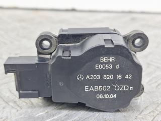 моторчик заслонки печки Mercedes-Benz E-Класс W211/S211 2004, 3.2 л., M 112.954, бензин, АКПП, серебро, универсал, задний привод, A2038201642
