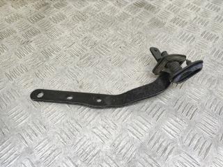 петля крышки багажника Volvo V70 2 поколение 2001, 2.4 л., B 5244 T3, бензин, АКПП, серебро, универсал, полный привод, 9154678