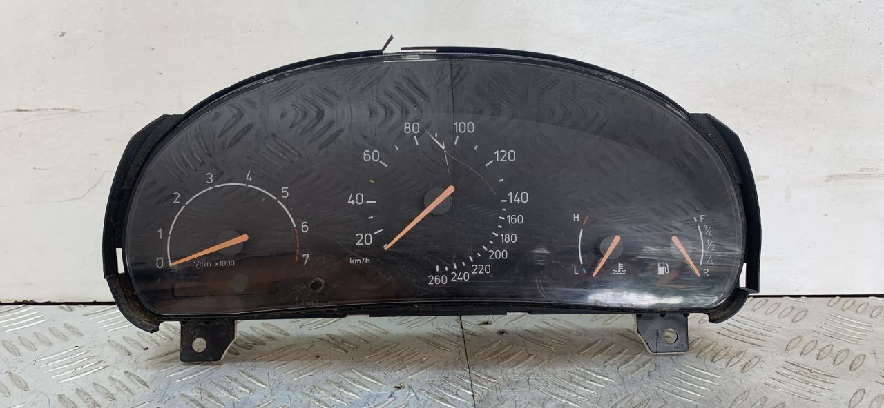 щиток приборов (приборная панель) Saab 9-3 1 поколение 2001, 2.0 л., B205E, бензин, АКПП, черный, хетчбэк 5 дв., передний привод, 5373147, 69295160T - фото №1