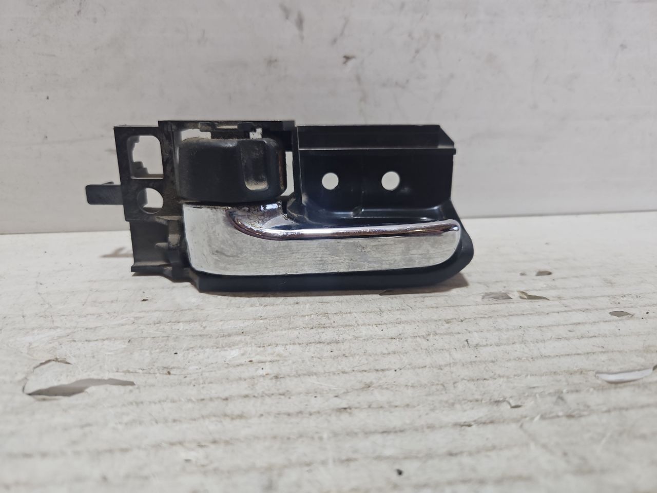 ручка внутренняя задняя левая Toyota Avensis 2 поколение (T250) (2003 - 2006), 50594A1 - фото №1