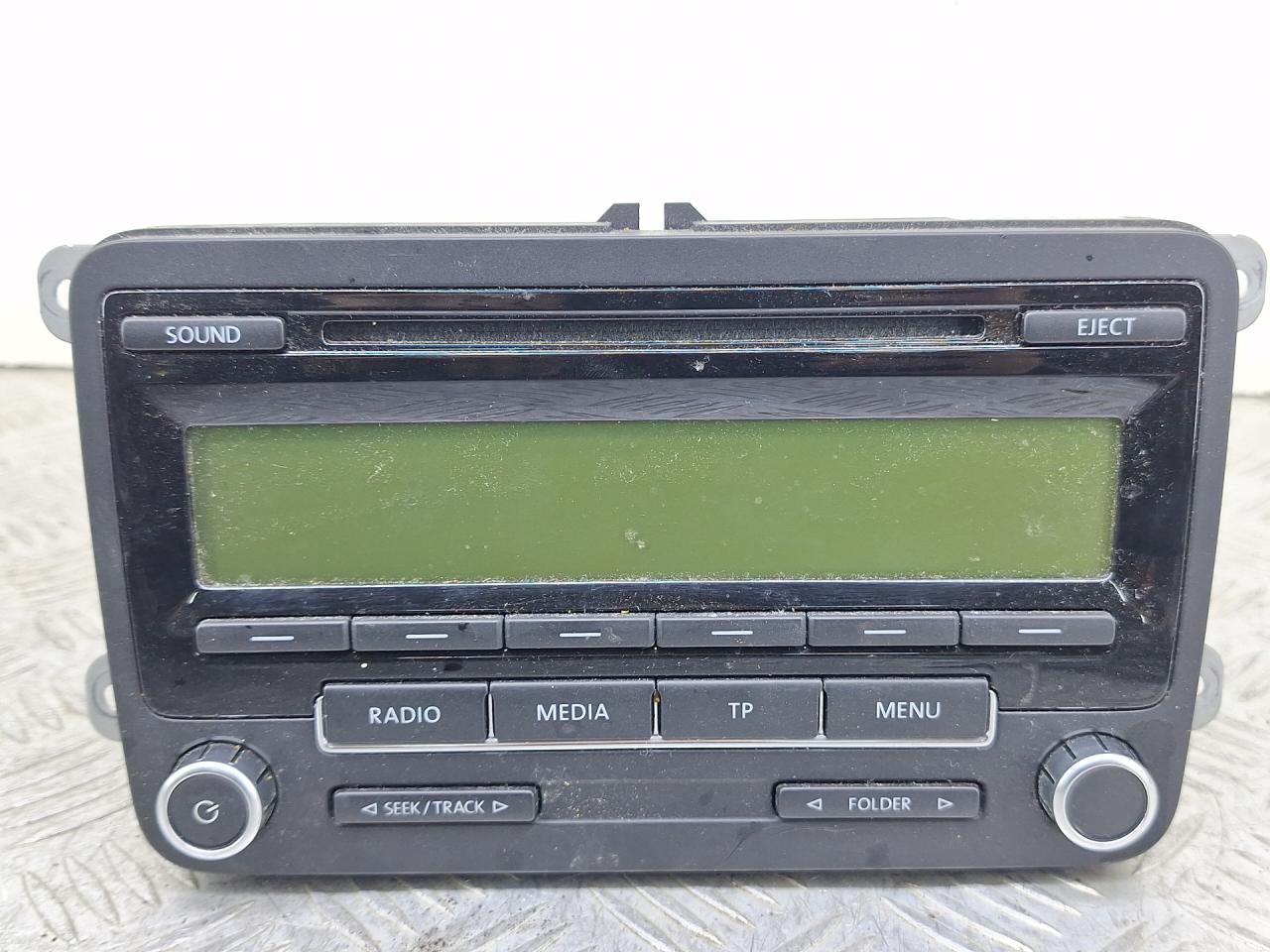 магнитола Volkswagen Passat B6 2009, 1.4 л., CAXA, бензин, 6МКПП, голубой, универсал, передний привод, 1K0035186AA - фото №1