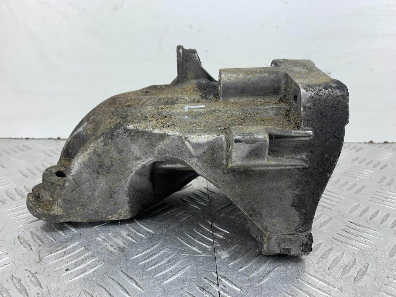 кронштейн двигателя Mercedes-Benz Sprinter 2 поколение (W906) (2006 - 2014), 2.1 л., OM 651.955, дизель, МКПП, зеленый, задний привод, A6512231704 - фото №1