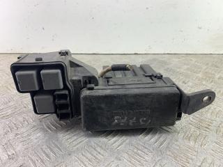 блок реле Toyota Previa 2 поколение XR30 [рестайлинг] 2005, 2.0 л., 1CD-FTV, дизель, МКПП, светло-кофейный, минивэн, передний привод, 8262228030