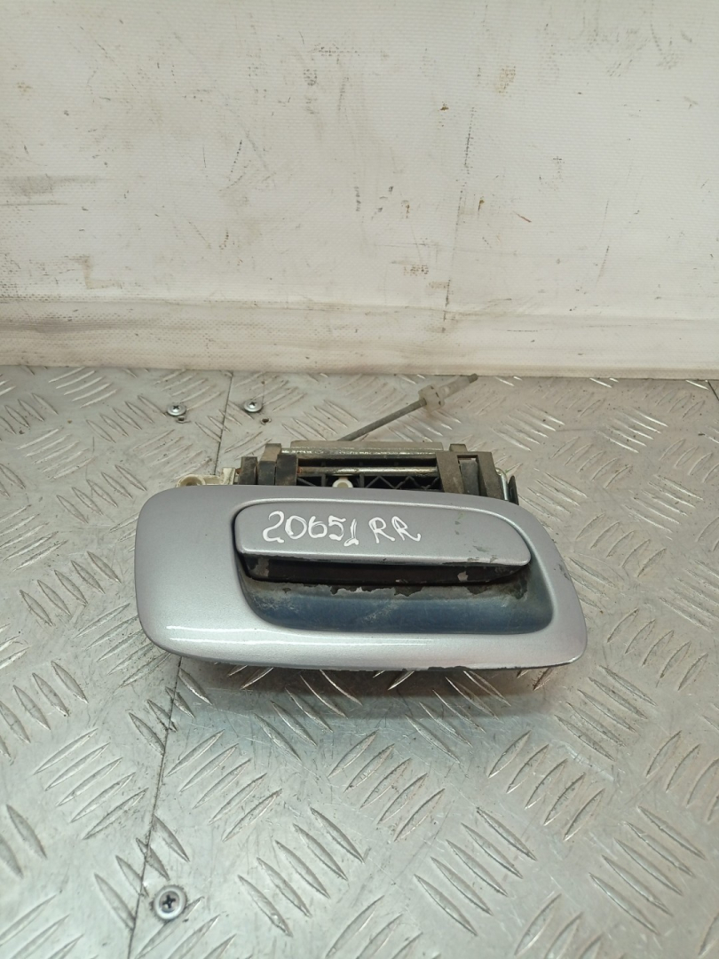 ручка наружная задняя правая Opel Zafira 1 поколение (A) 2002, 1.8 л., Z 18 XE, бензин, МКПП, синий, минивэн, передний привод - фото №1