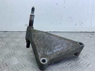 кронштейн КПП Renault Megane 1 поколение [рестайлинг] (1999 - 2003), 1.4 л., K4J 710, бензин, МКПП, оливковый, хетчбэк 5 дв., передний привод, 8200205568