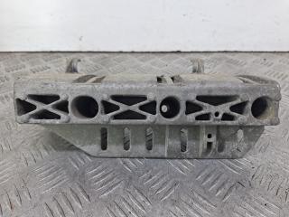 кронштейн (крепление) впускного коллектора Renault Megane 1 поколение [рестайлинг] (1999 - 2003), бордовый, передний привод, 7700110112