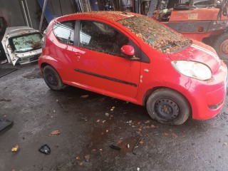 Citroen C1 1 поколение