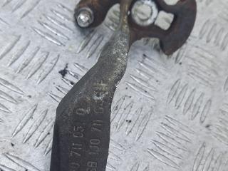 механизм выбора передач Skoda Octavia 1 поколение (A4) [рестайлинг] 1U 2010, 1.9 л., AXR, дизель, 5МКПП, красный, хетчбэк 5 дв., передний привод, 1J0711051Q