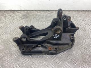 кронштейн генератора Citroen Xsara Picasso 1 поколение 2004, 1.8 л., 6FZ (EW7J4), бензин, МКПП, серый, передний привод