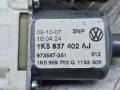 моторчик стеклоподъемника передний правый Volkswagen Golf 5 поколение 2007, 1.4 л., CAXA, бензин, 6МКПП, серый, универсал, передний привод, 1K5837402AJ - фото №5