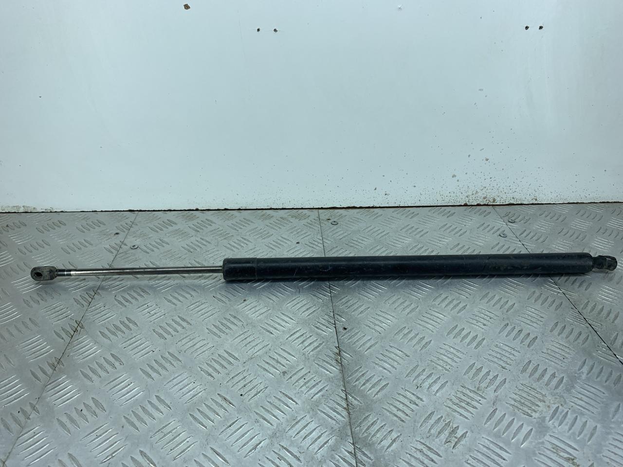 амортизатор крышки багажника (3-5 двери) Volkswagen Transporter T5 (2003 - 2009) - фото №1