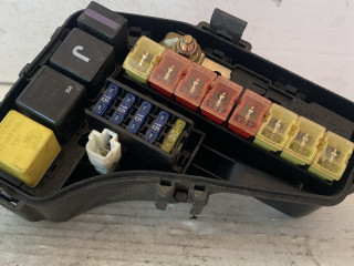 блок предохранителей Volvo C70 1 поколение 1999, 2.5 л., бензин, МКПП, серебро, купе, передний привод, 9128576, 9162084