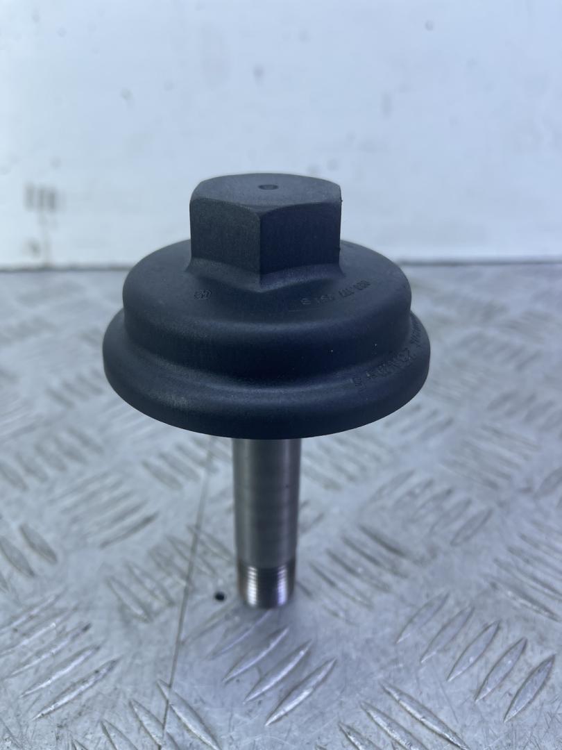 крышка масляного стакана Skoda Octavia 2 поколение (A5) (2004 - 2009), 2.0 л., BMM, дизель, 038117061B - фото №1
